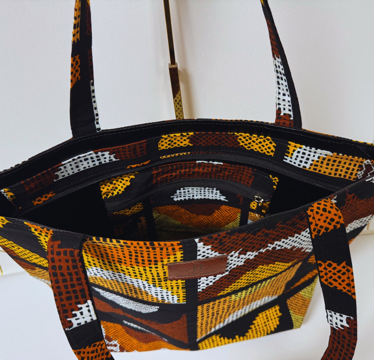Afro Tote Handbags (Multicolor Brown)