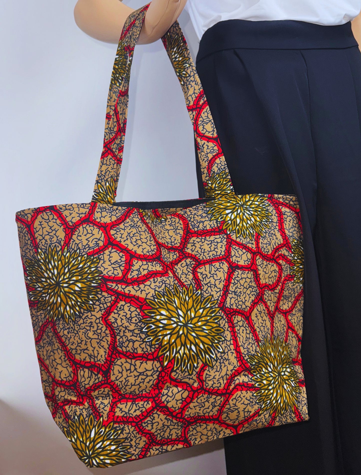 Afro Tote Handbags (Multicolor Burgundy)