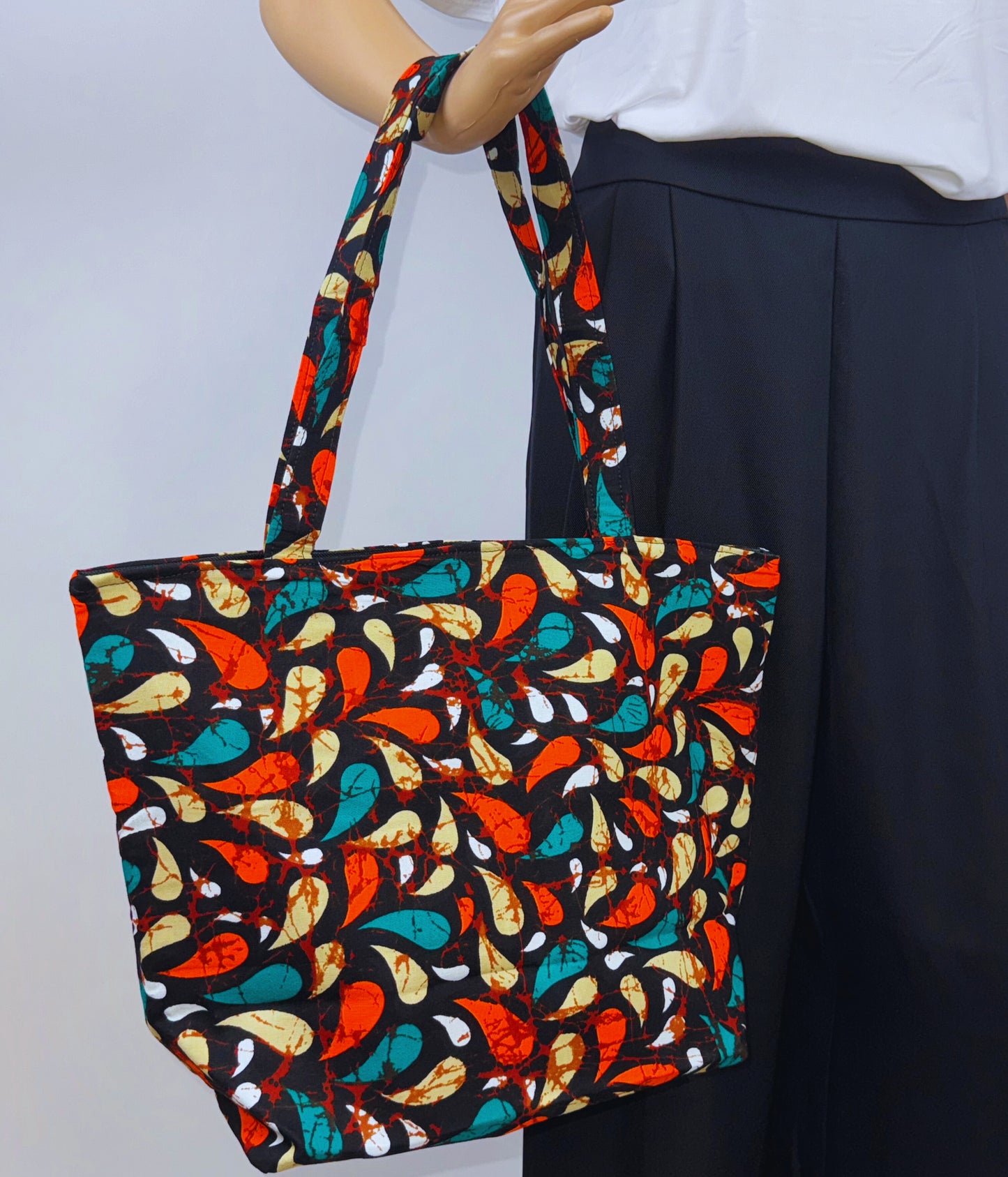 Afro Tote Handbags (Multicolor White)