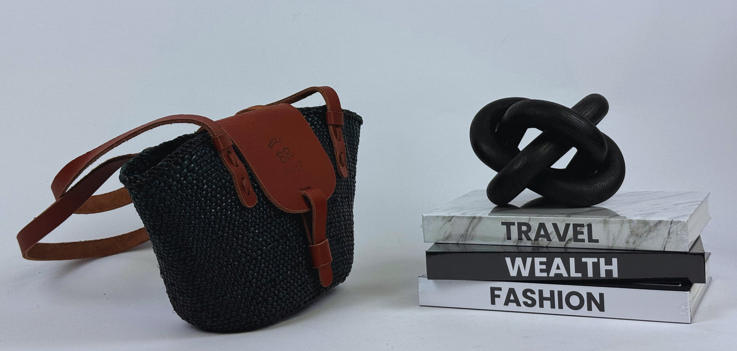 Small IFUNDA Black Bag