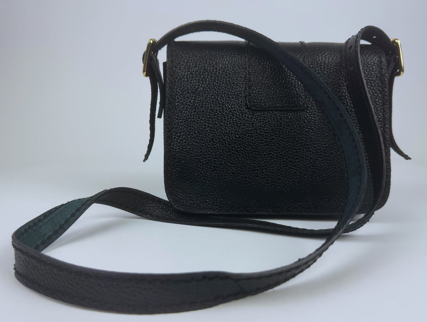 THAMANI Leather Crossbody handbag