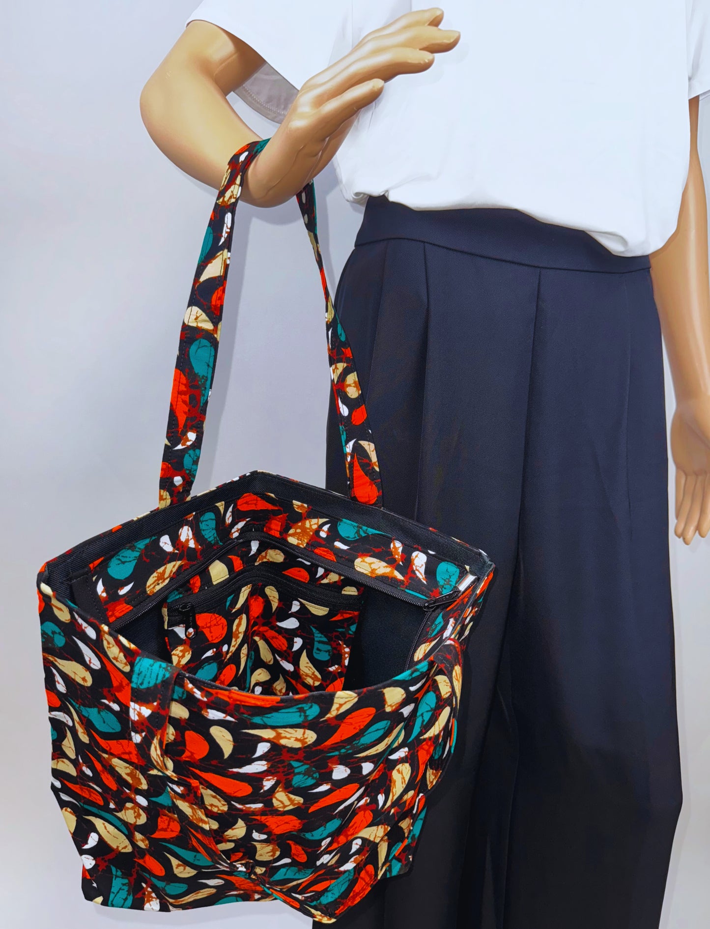 Afro Tote Handbags (Multicolor White)