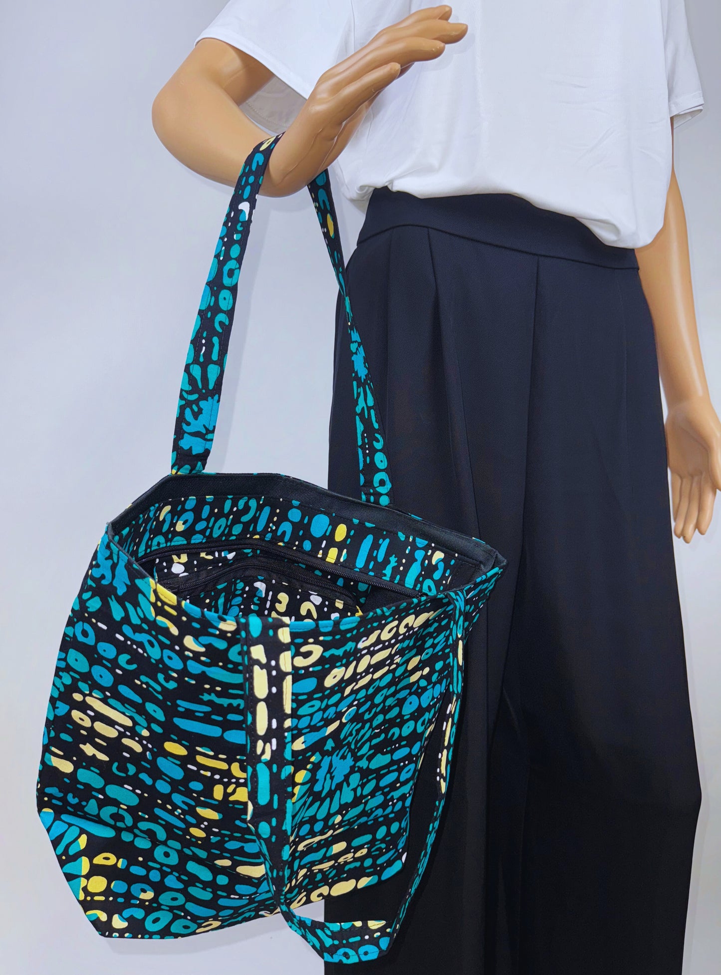 Afro Tote Handbags (Multicolor Blue)