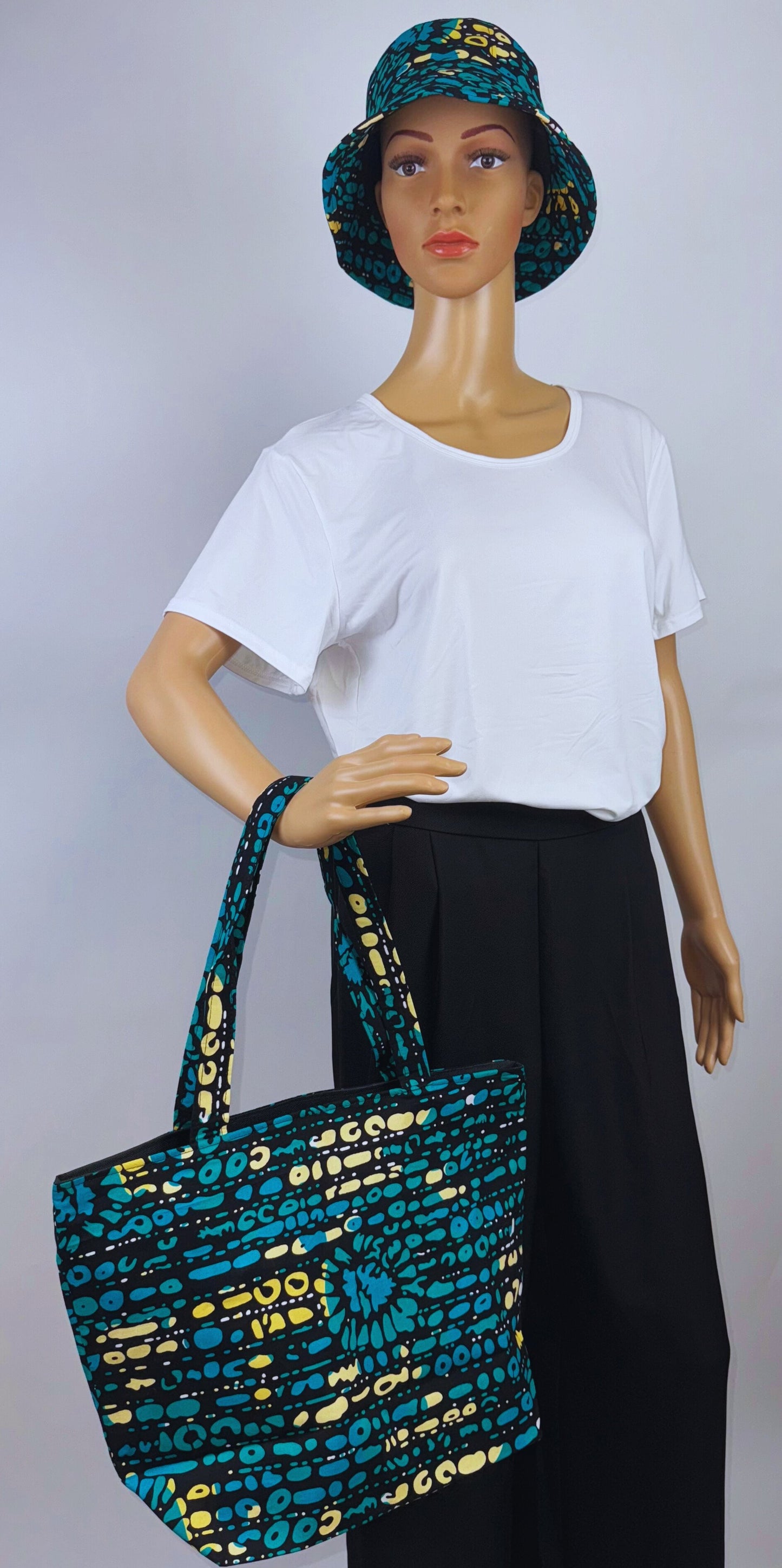 Afro Tote Handbags (Multicolor Blue)